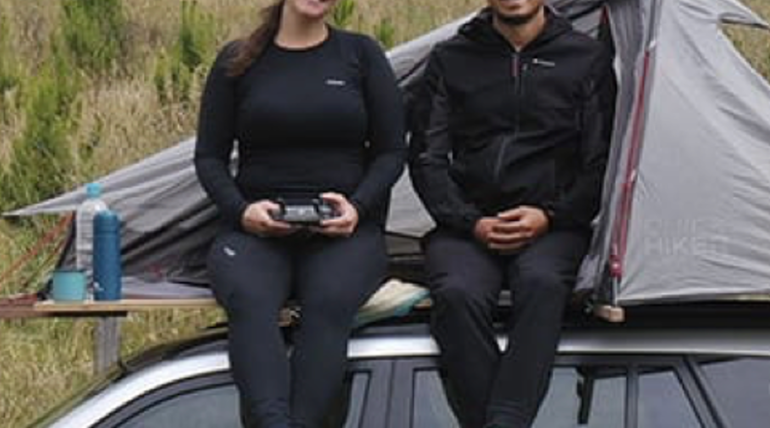 La Cabina de la Curiosidad: Marie Combette / Daniel Moreno Flores